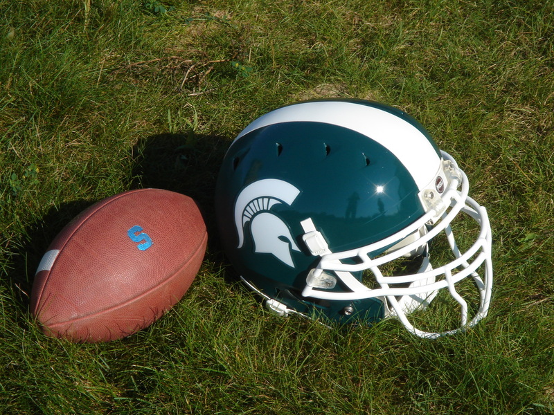 2010_Michigan_State_Football_Helmet.jpg